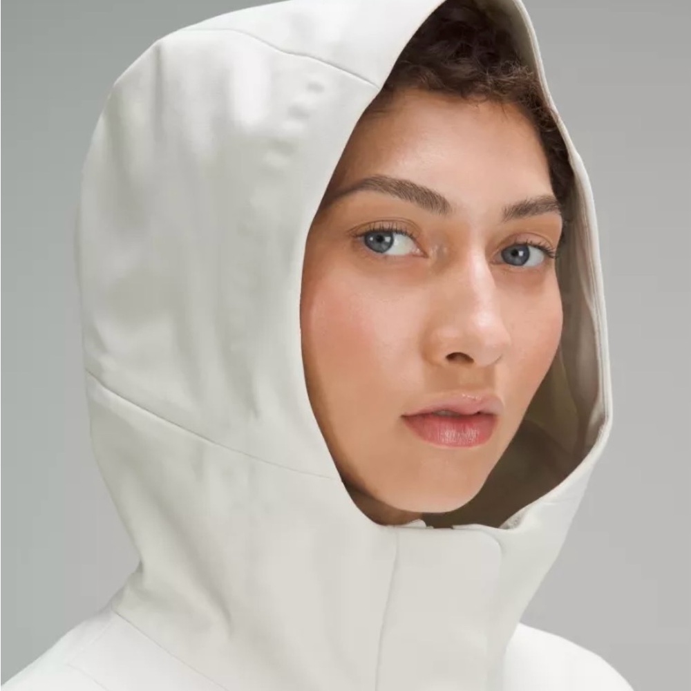 Lululemon RepelShell Rain 14 - Picture 7 of 15